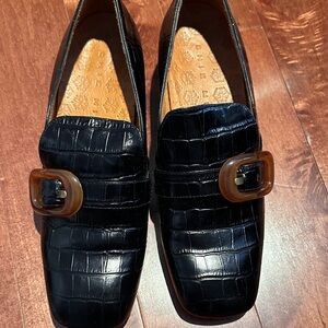 Chie Mihara Black Crocodile Pattern Loafers